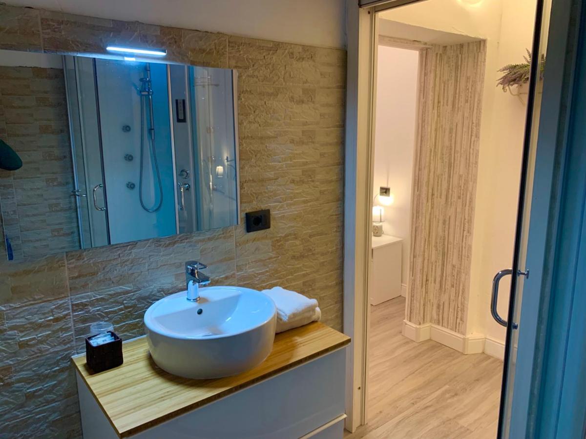 Affittacamere Virginia'S Rooms Genua Buitenkant foto